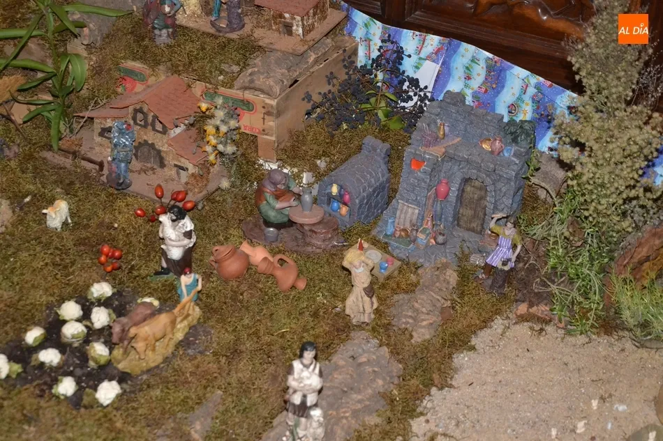 Foto 4 - Una vivienda de la calle C&aacute;rcabas acoge un gigantesco bel&eacute;n navide&ntilde;o  
