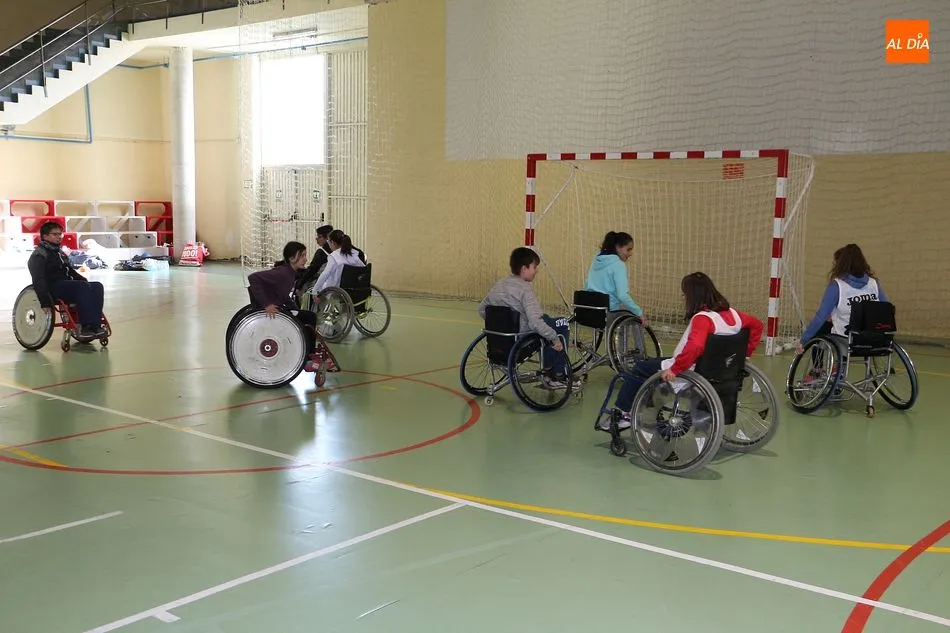 Foto 8 - Un centenar de ni&ntilde;os aprenden sobre la inclusi&oacute;n con la Jornada de Deporte Adaptado