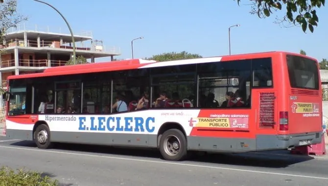 Las paradas del transporte escolar se trasladan a la calle Gil de Hontañón