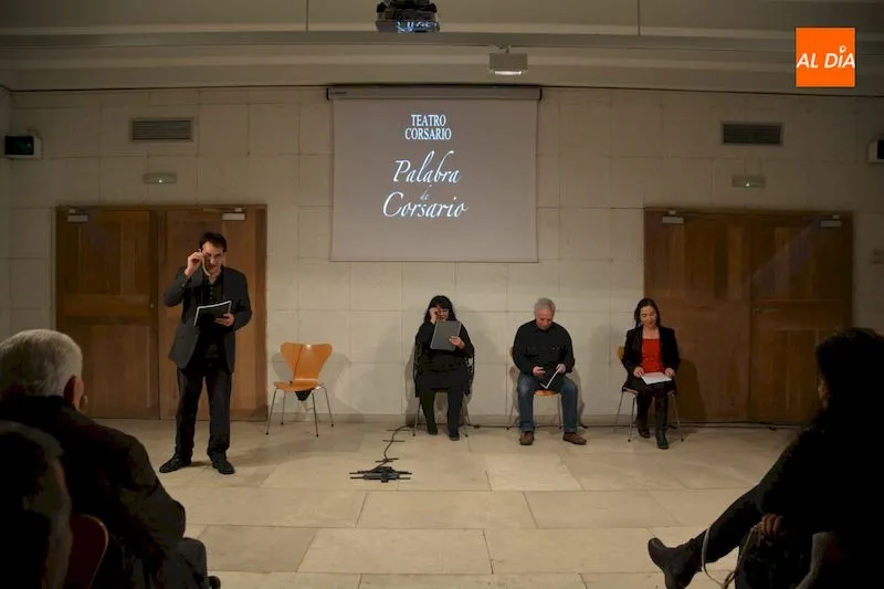 Momento de la lectura dramatizada por parte de Teatro Corsario/ Foto: Lydia González