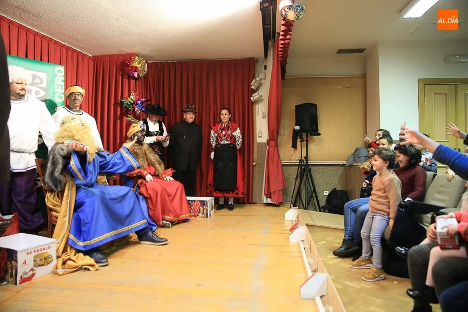 Foto 11 - Ra&uacute;l de Dios y El Mariquelo ponen m&uacute;sica a la visita de los Reyes Magos a Onda Cero