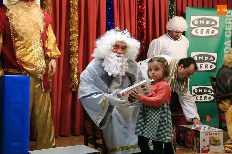 Foto 10 - Ra&uacute;l de Dios y El Mariquelo ponen m&uacute;sica a la visita de los Reyes Magos a Onda Cero