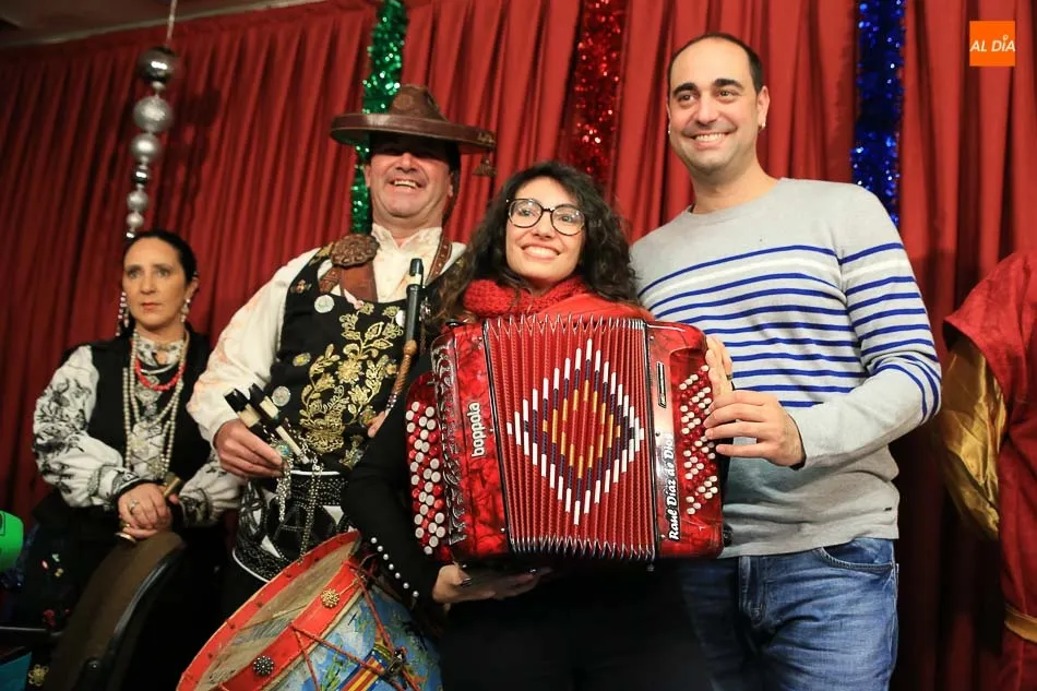 Foto 8 - Ra&uacute;l de Dios y El Mariquelo ponen m&uacute;sica a la visita de los Reyes Magos a Onda Cero