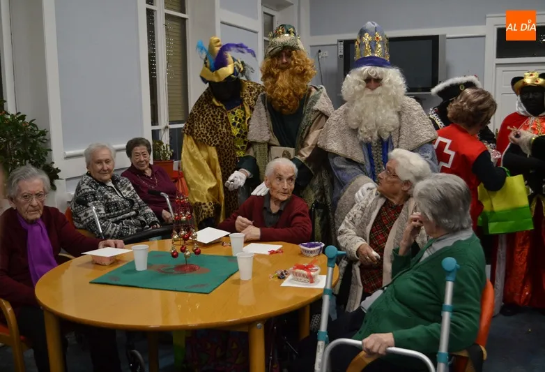 Foto 10 - Multitudinaria bienvenida a los Reyes Magos en Pe&ntilde;aranda