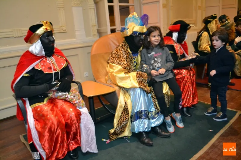 Foto 7 - Multitudinaria bienvenida a los Reyes Magos en Pe&ntilde;aranda
