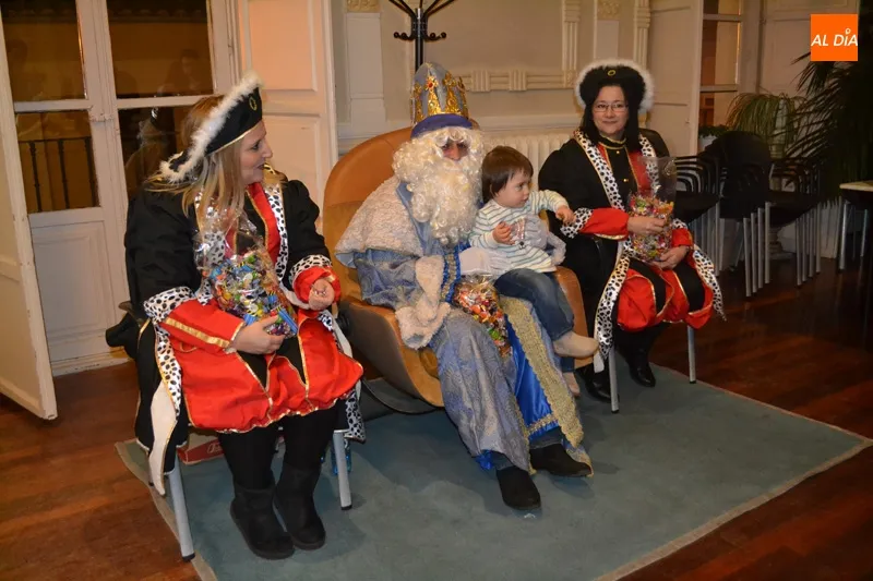 Foto 5 - Multitudinaria bienvenida a los Reyes Magos en Pe&ntilde;aranda