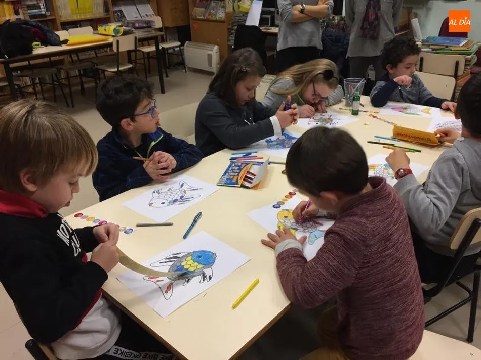 Foto 4 - Los m&aacute;s peque&ntilde;os de Villarino viven la Navidad con cuentacuentos y manualidades  