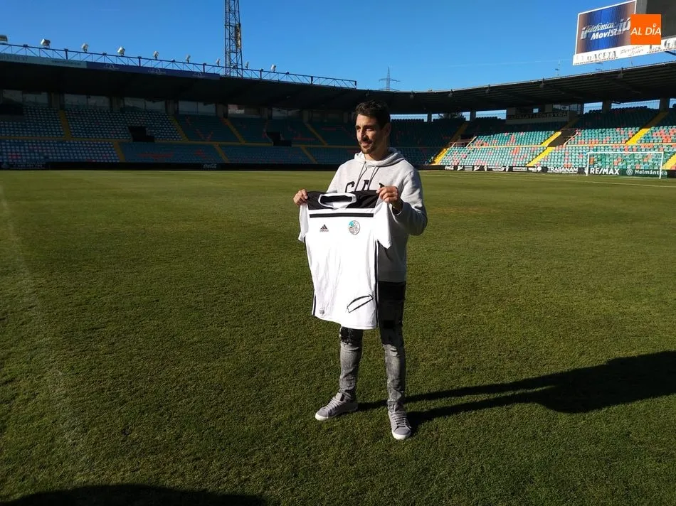 Carpio, con la camiseta del Salamanca UDS