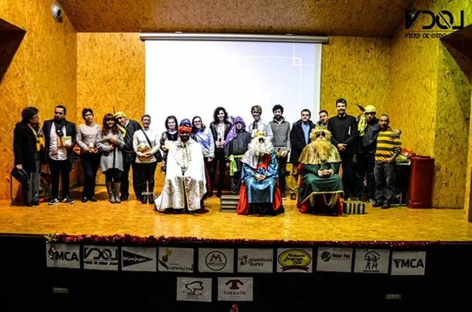 Foto 4 - Los Reyes Magos entregan regalos y juguetes a los ni&ntilde;os de YMCA