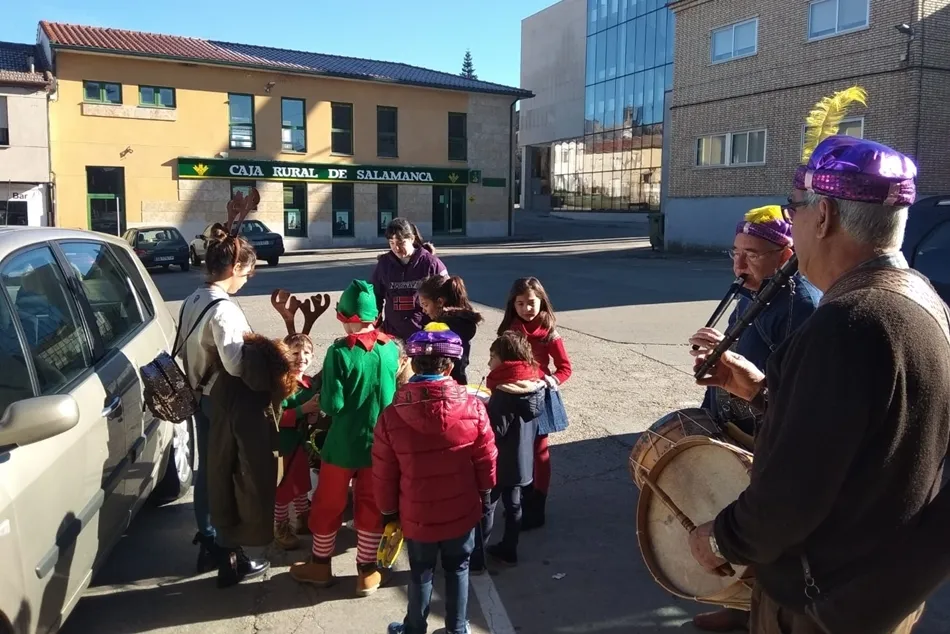 Foto 4 - Aguinaldo solidario de los ni&ntilde;os de Ledesma con Pyfano