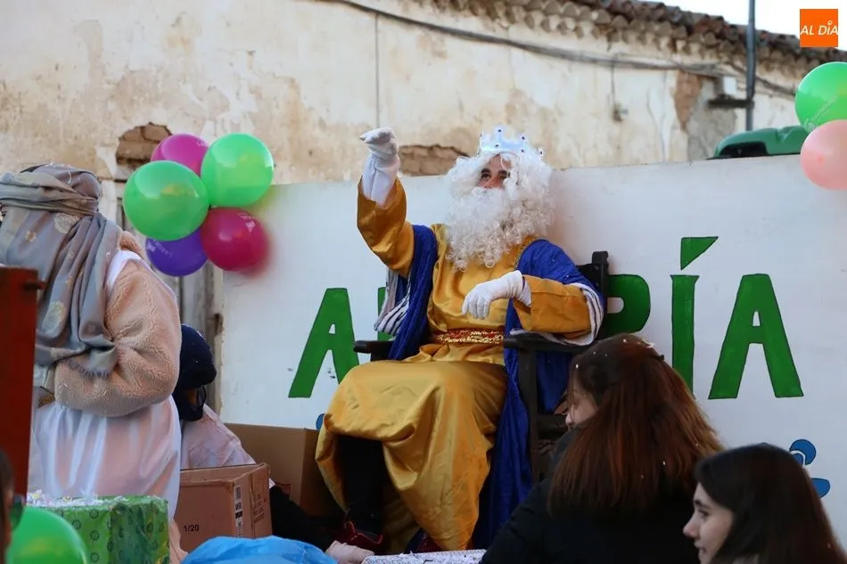 Foto 3 - La magia de los Reyes Magos inunda Babilafuente