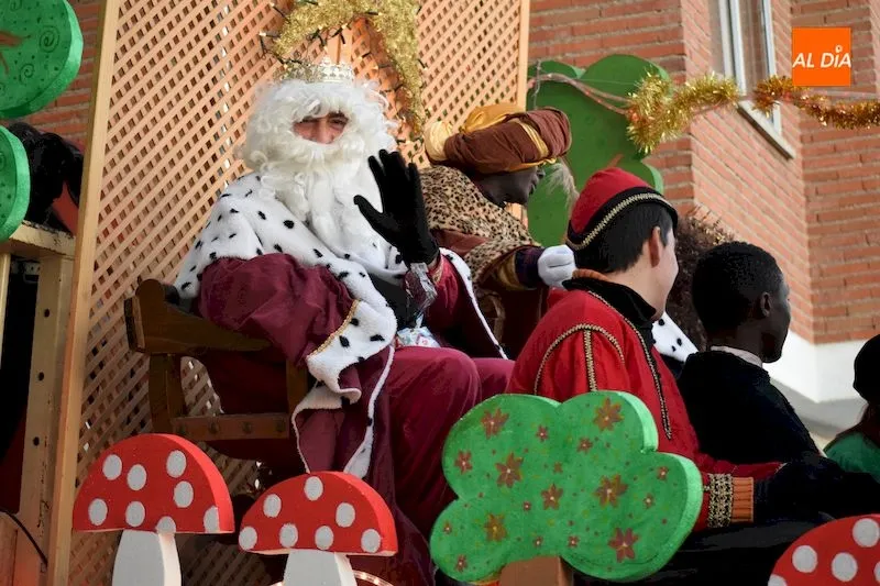 Foto 8 - Los Reyes Magos desatan la ilusi&oacute;n de los m&aacute;s peque&ntilde;os en su tradicional cabalgata