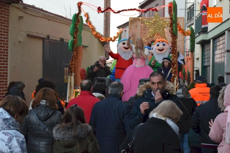 Foto 6 - Los Reyes Magos desatan la ilusi&oacute;n de los m&aacute;s peque&ntilde;os en su tradicional cabalgata