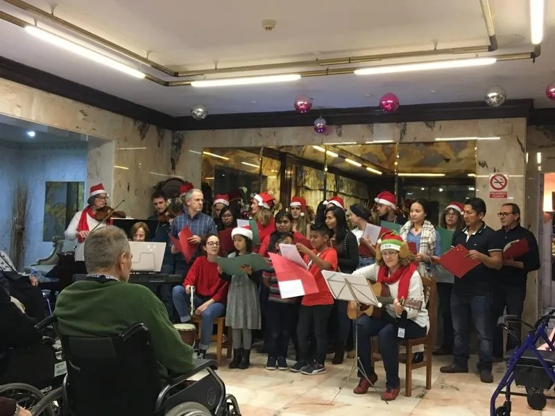Foto 7 - La visita de los Reyes Magos pone el broche de oro a la Navidad en la residencia de Arapiles  
