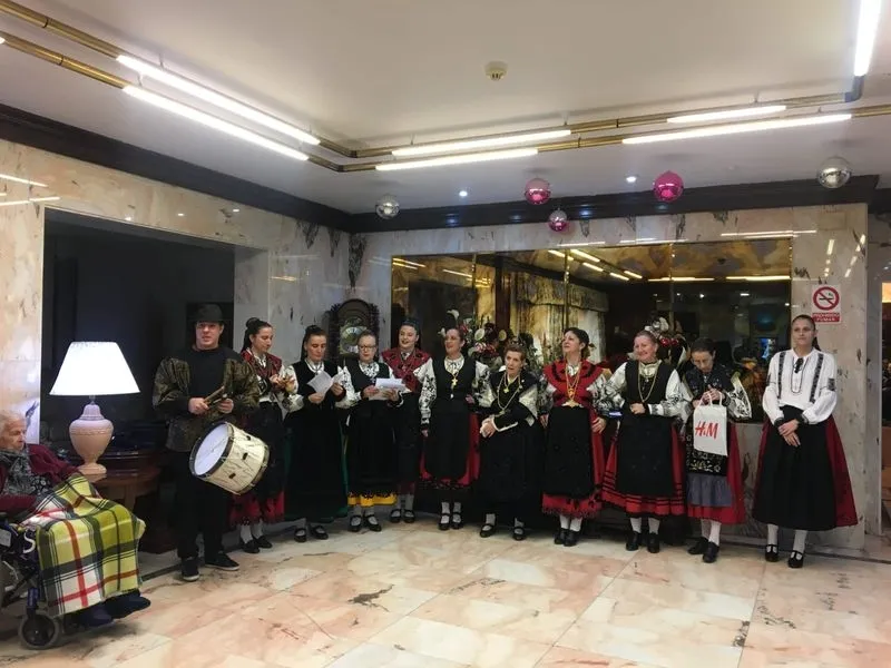 Foto 4 - La visita de los Reyes Magos pone el broche de oro a la Navidad en la residencia de Arapiles  