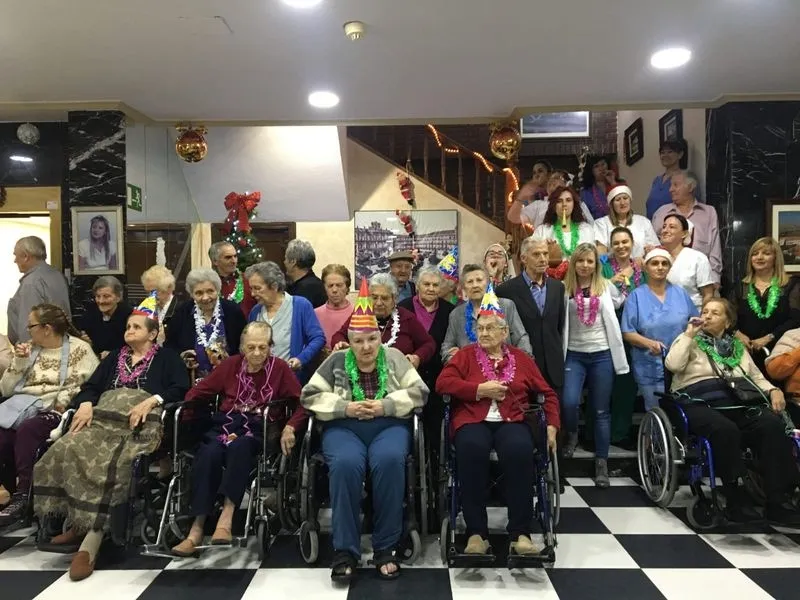 Foto 2 - La visita de los Reyes Magos pone el broche de oro a la Navidad en la residencia de Arapiles  