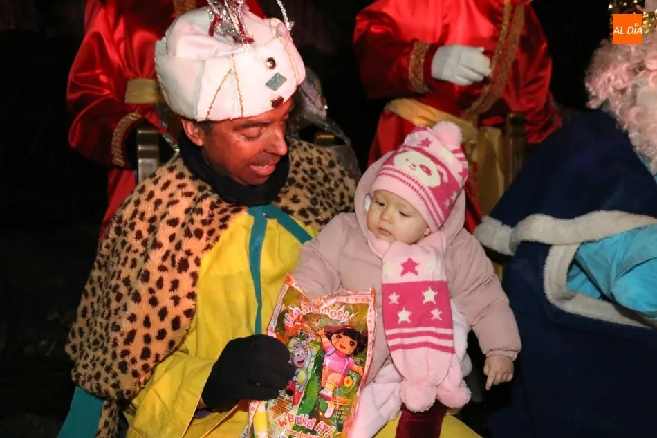 Foto 9 - Los Reyes Magos piden en Vitigudino igualdad y paz en el mundo  