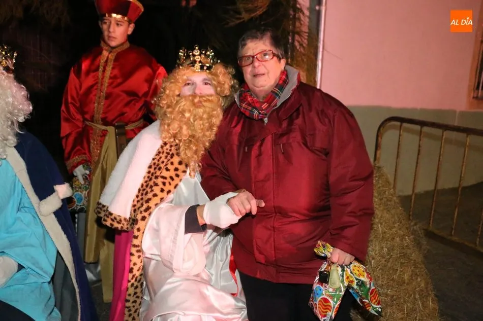 Foto 4 - Los Reyes Magos piden en Vitigudino igualdad y paz en el mundo  