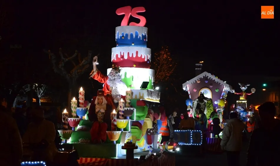 Los Reyes Magos aprovechan para festejar el 75º Aniversario en su dulcísima llegada a Miróbriga  