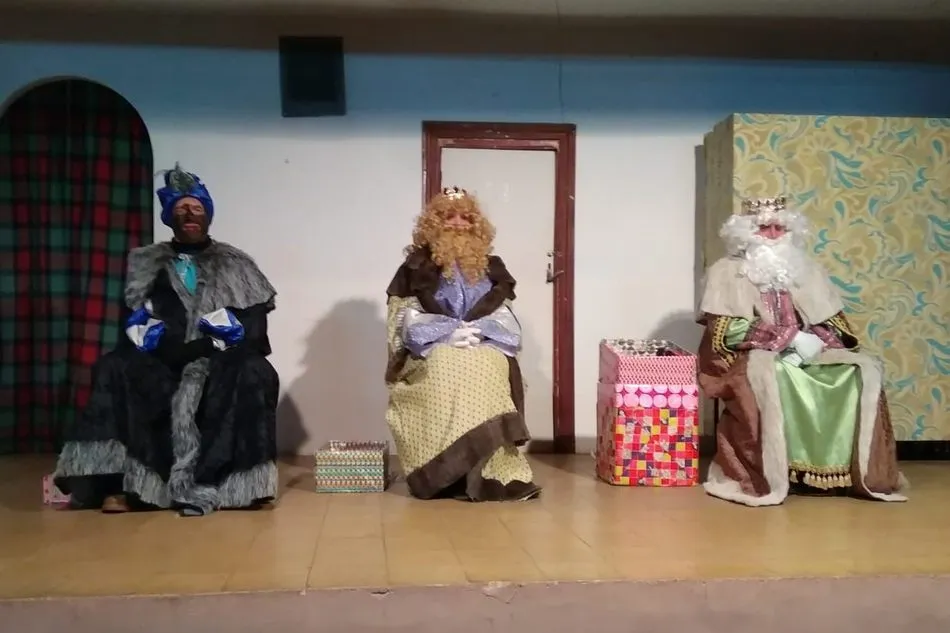 Foto 10 - Los Reyes de Oriente tambi&eacute;n dejan sus regalos en Peralejos de Abajo  