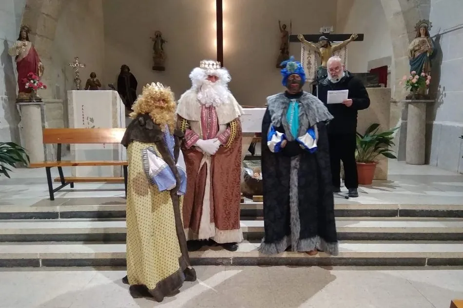 Foto 3 - Los Reyes de Oriente tambi&eacute;n dejan sus regalos en Peralejos de Abajo  