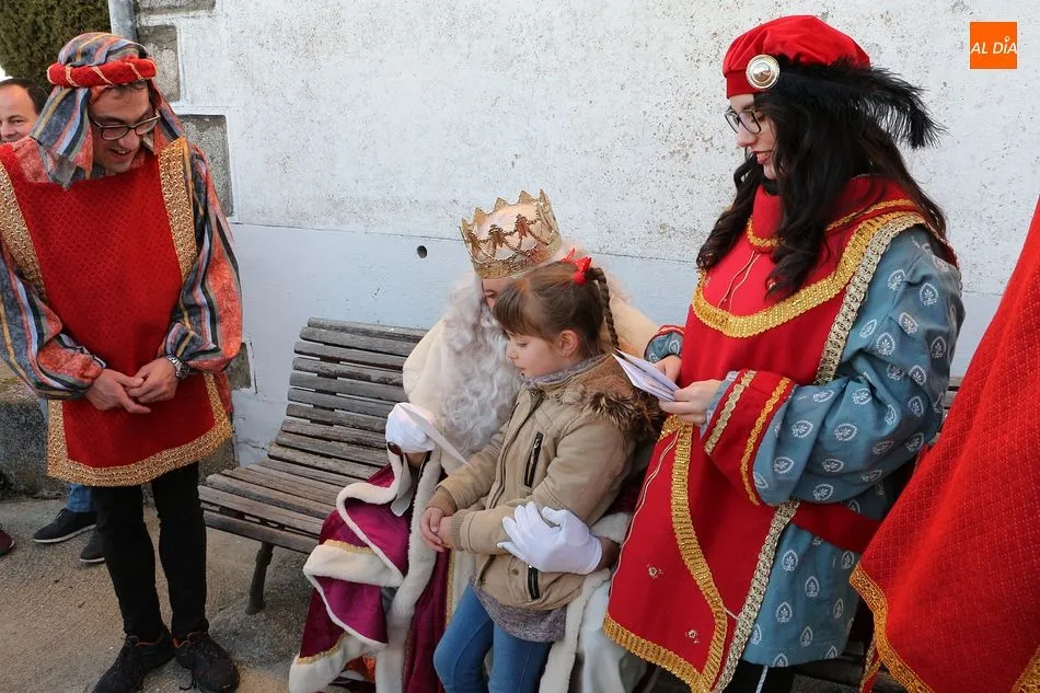 Foto 8 - Los Reyes Magos regalan ilusi&oacute;n en la villa chacinera