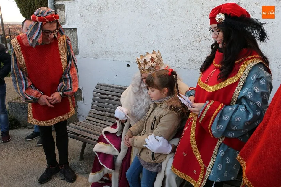 Foto 7 - Los Reyes Magos regalan ilusi&oacute;n en la villa chacinera