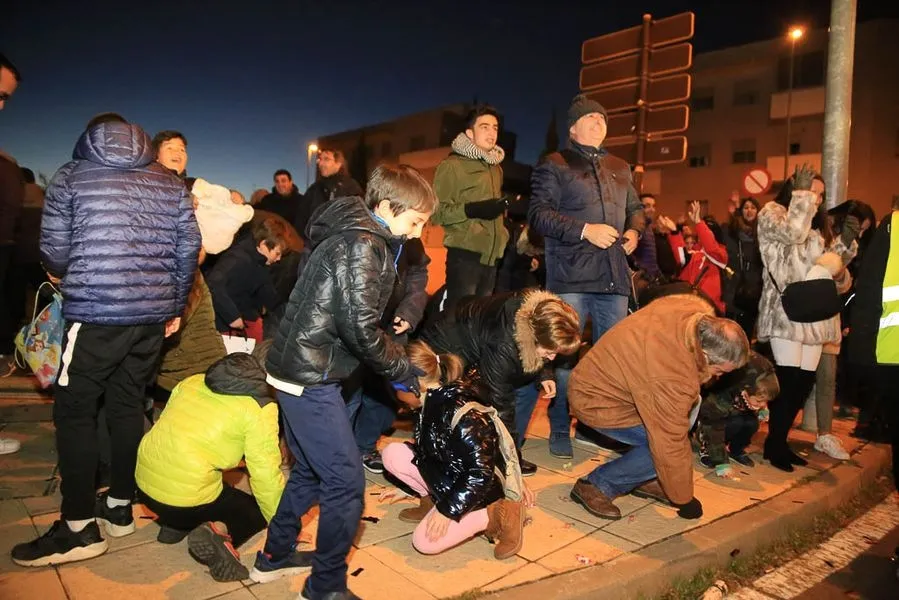 Foto 7 - Los Reyes Magos recorren las calles de Carbajosa para recibir la noche m&aacute;s m&aacute;gica del a&ntilde;o  