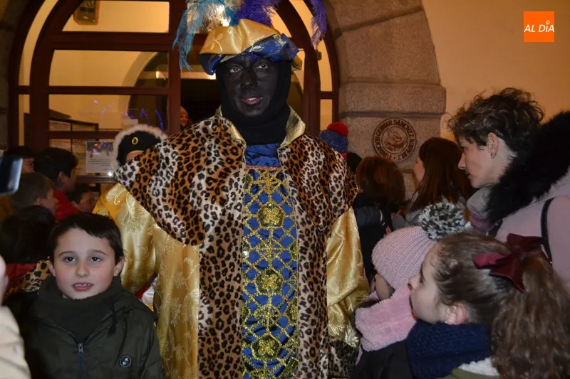 Foto 11 - Los Reyes Magos son recibidos en honor de multitudes durante una animada Cabalgata&nbsp;