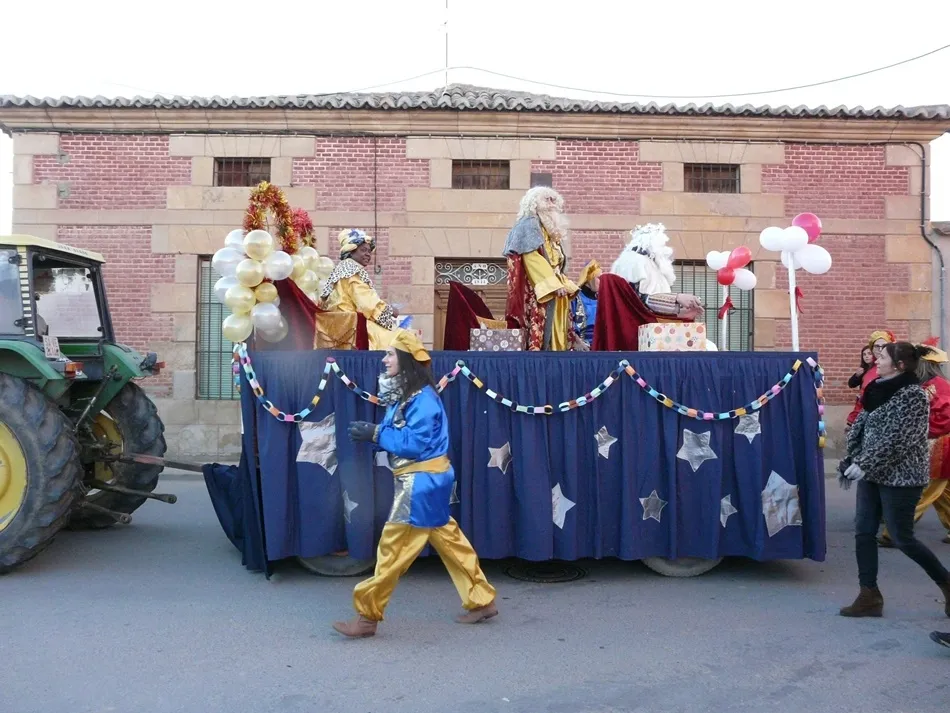Foto 9 - Los Reyes Magos no faltan a su cita con Villoria  