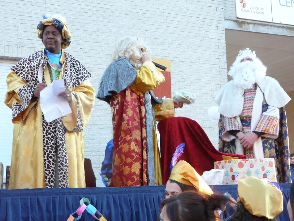 Foto 6 - Los Reyes Magos no faltan a su cita con Villoria  