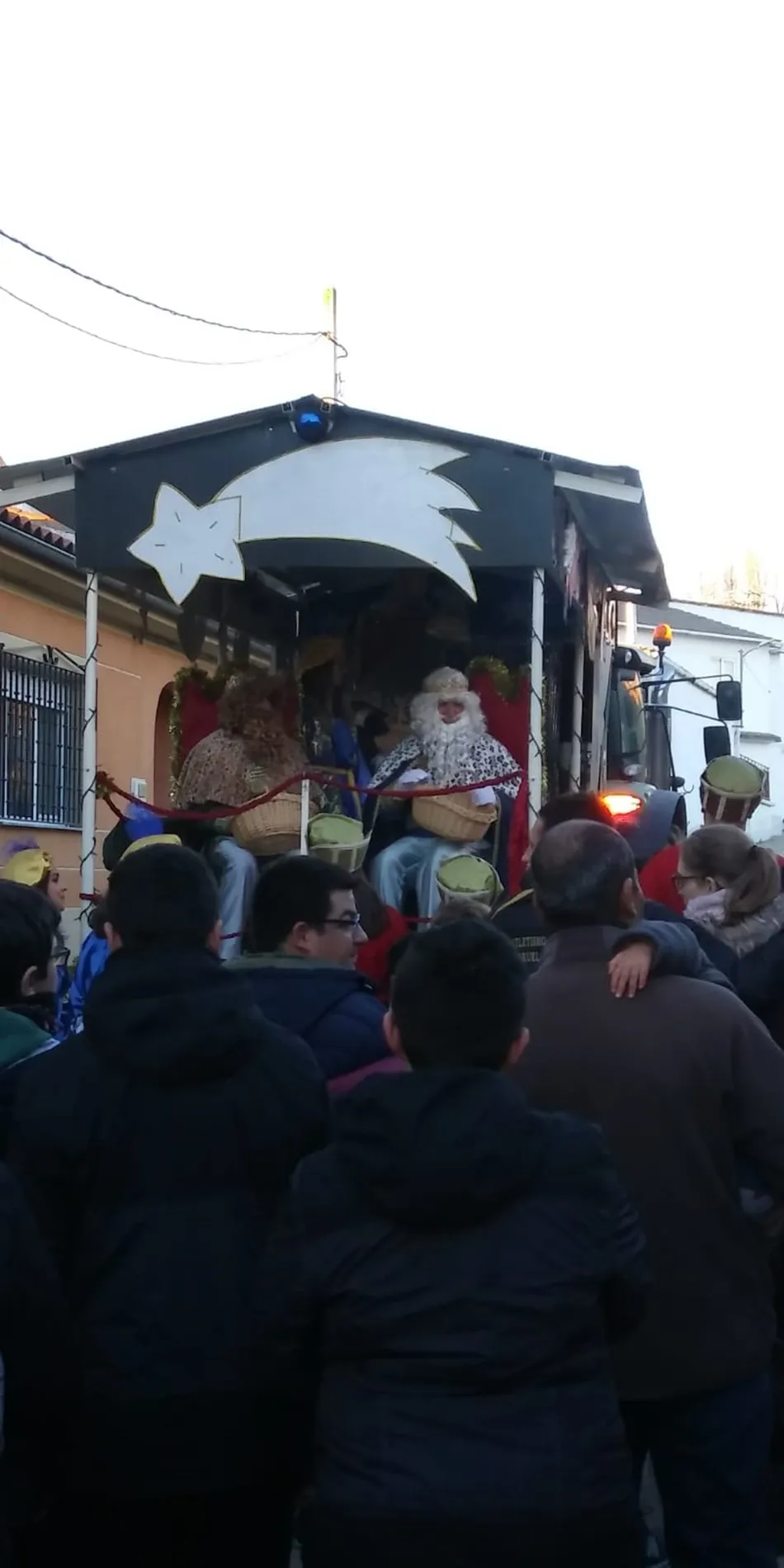 Foto 5 - Los Reyes Magos reparten ilusi&oacute;n y regalos en Villoruela