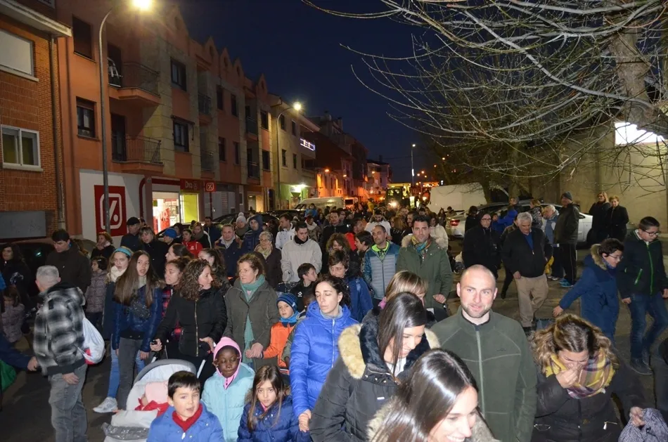 Foto 5 - Los Reyes Magos llegan a Villares de la Reina en sus nuevas carrozas