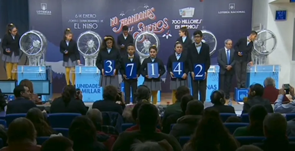 Foto 2 - Salamanca, B&eacute;jar y Santa Marta, agraciadas con el segundo premio del Sorteo del Ni&ntilde;o con el...