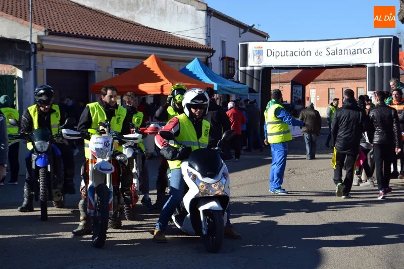 Foto 7 - Juan Bueno y Mar&iacute;a Mercedes Pila coronan la VII Carrera del Rosc&oacute;n de Paradinas