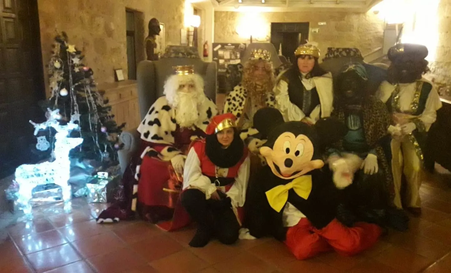 El Parador vive una noche de Reyes repleta de ilusión con visita incluida de los Magos  