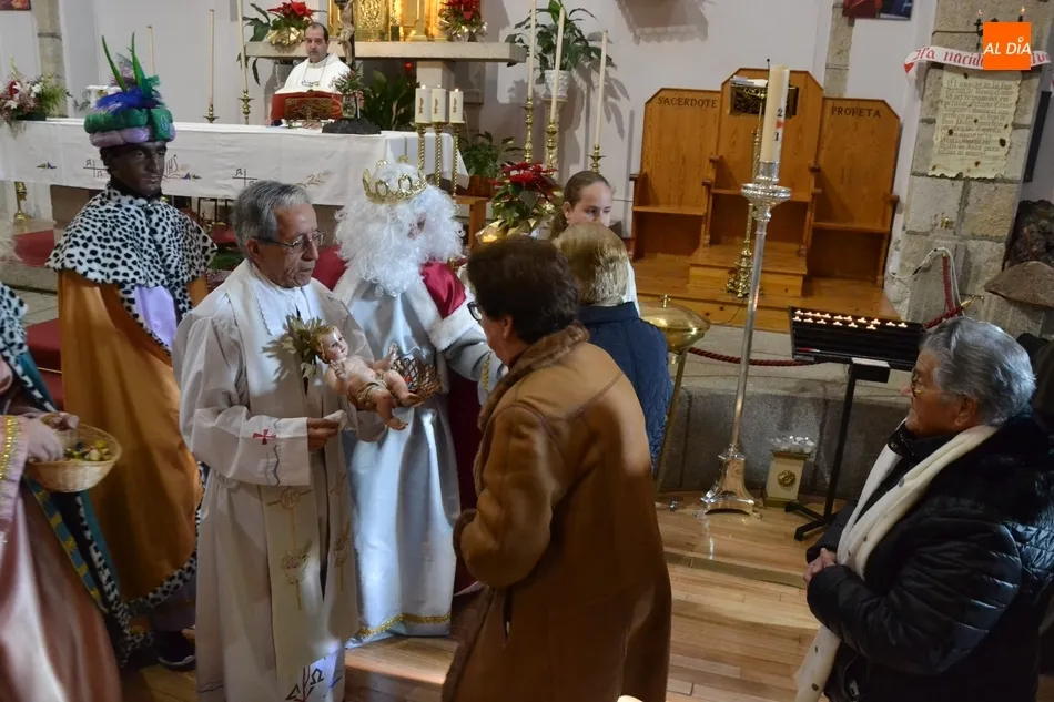 Foto 6 - Los Reyes Magos invitan a adorar al Ni&ntilde;o Jes&uacute;s en San Crist&oacute;bal  