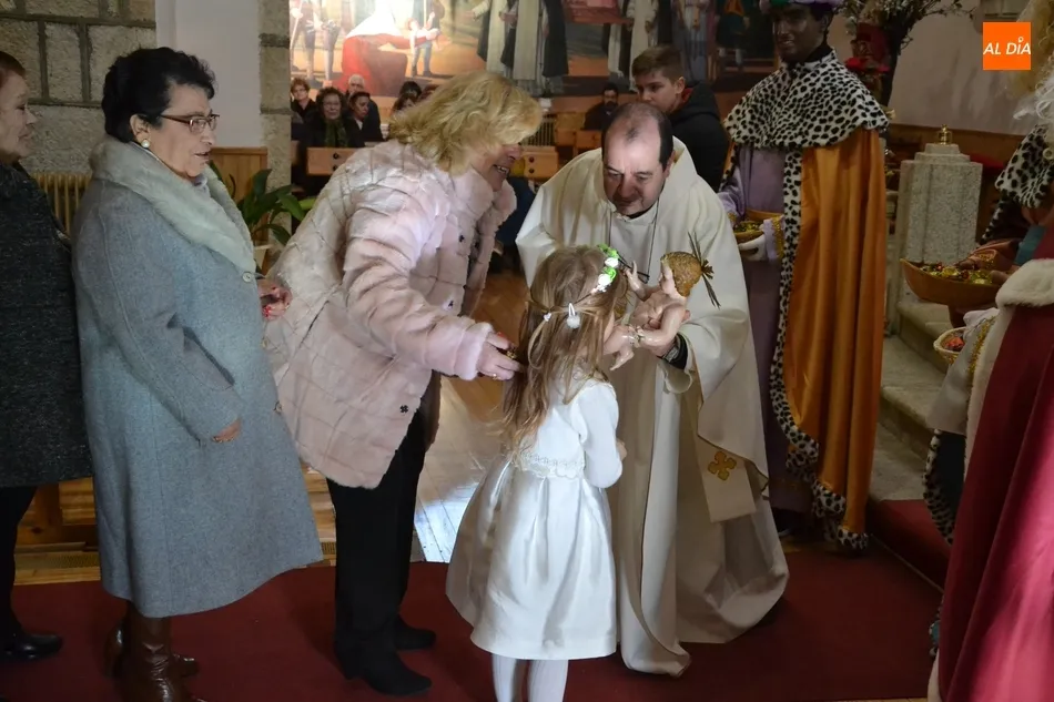 Los Reyes Magos invitan a adorar al Niño Jesús en San Cristóbal  