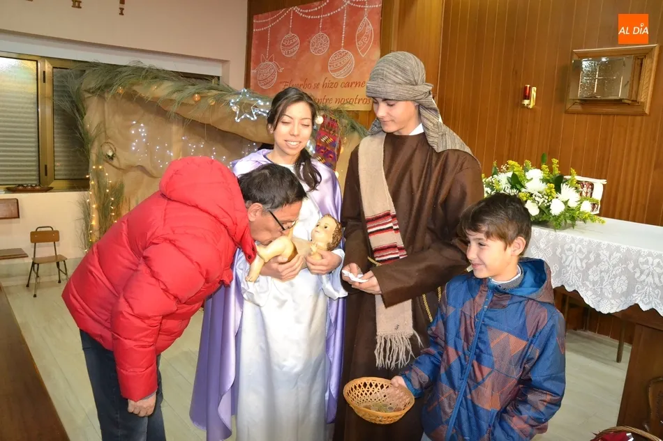 Foto 4 - Lleno a rebosar en la &uacute;ltima misa de la Navidad en el Colegio Misioneras de la Providencia  