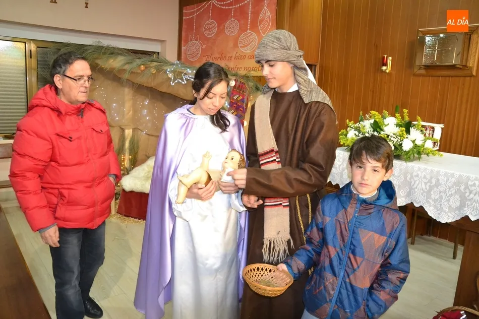 Foto 3 - Lleno a rebosar en la &uacute;ltima misa de la Navidad en el Colegio Misioneras de la Providencia  