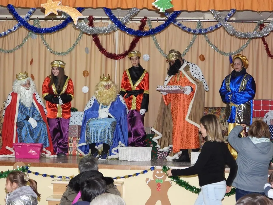 Los Reyes Magos reparten regalos en Aldearrubia | Fotos: Marisa Rodero
