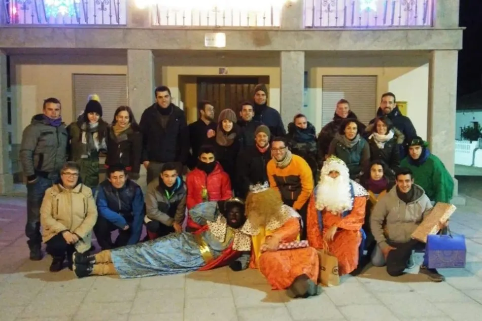 Foto 6 - Los Reyes Magos recorren en carro Valderrodrigo para entregar los juguetes  