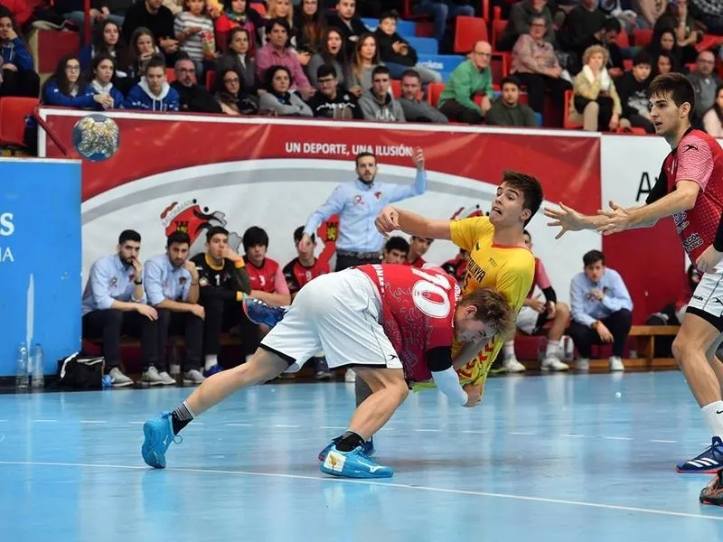 Foto 7 - La selecci&oacute;n masculina de balonmano&nbsp;luchar&aacute; por el oro en el campeonato de Espa&ntilde;a  
