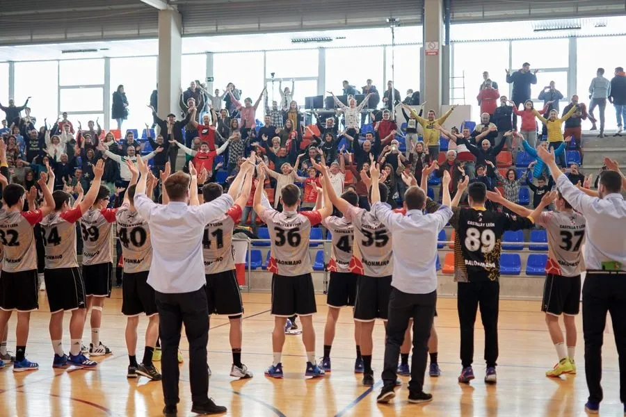 Foto 4 - La selecci&oacute;n masculina de balonmano&nbsp;luchar&aacute; por el oro en el campeonato de Espa&ntilde;a  