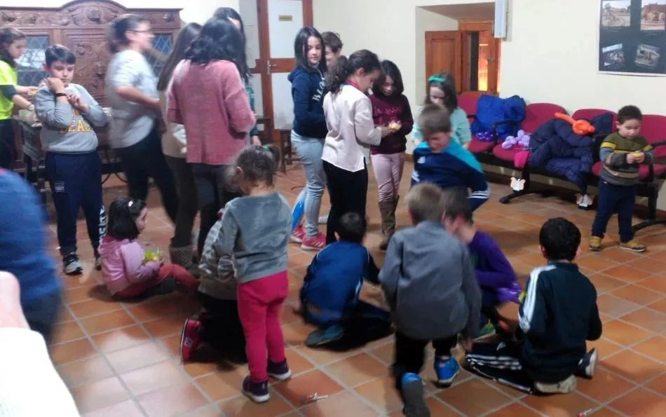 Foto 3 - Melchor, Gaspar y Baltasar llegan cargados de regalos a Sobradillo  