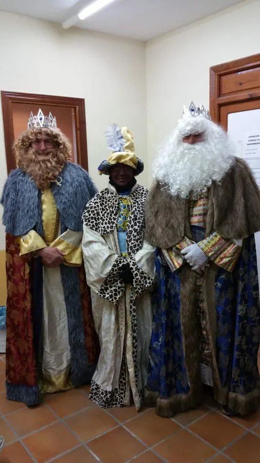 Foto 2 - Melchor, Gaspar y Baltasar llegan cargados de regalos a Sobradillo  