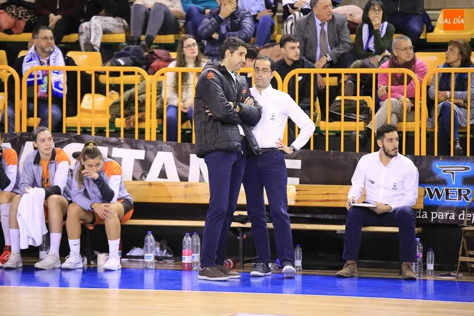 Foto 3 - Perfumer&iacute;as Avenida impone su ley ante el Valencia Basket (69-59)