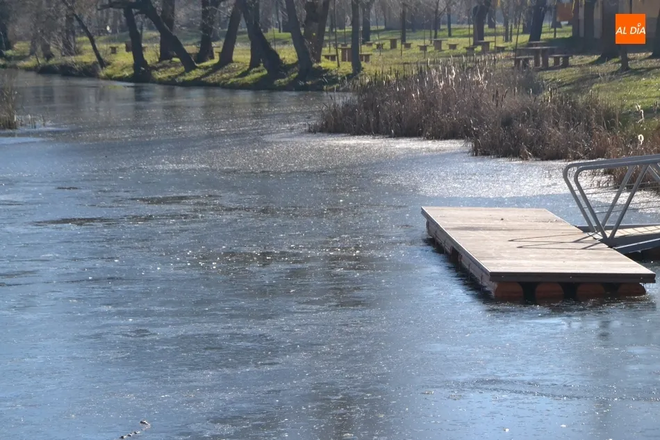 Un paseo por las heladas aguas del Águeda  