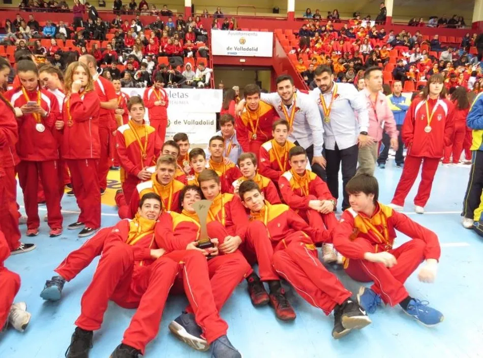 Foto 9 - La selecci&oacute;n de balonmano de Castilla y Le&oacute;n se cuelga el oro en categor&iacute;a cadete masculino  