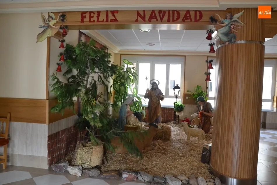 Foto 11 - El &uacute;ltimo vistazo a belenes montados en las residencias de Mir&oacute;briga  